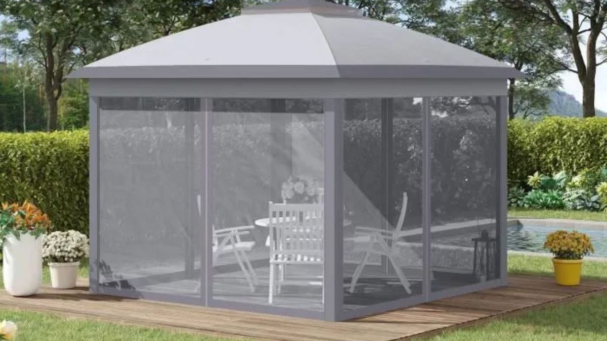 For less than €135, this garden arbor is perfect for preparing for the arrival of sunny days